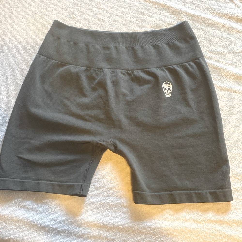 Gym reaper shorts size large
